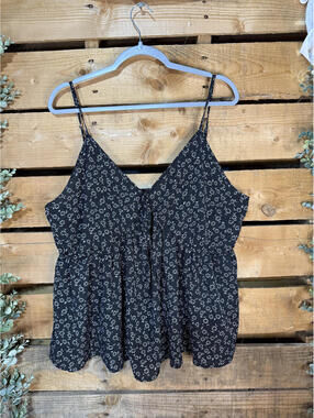 SHEIN Curve Black Floral Print Spaghetti Strap Top